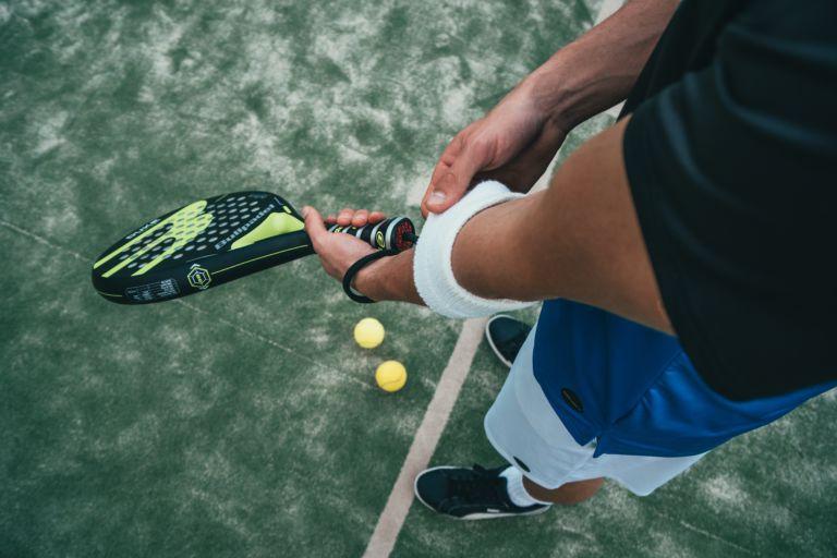 A Guide to Tennis Elbow: Causes, Symptoms, Treatments, and Prevention.