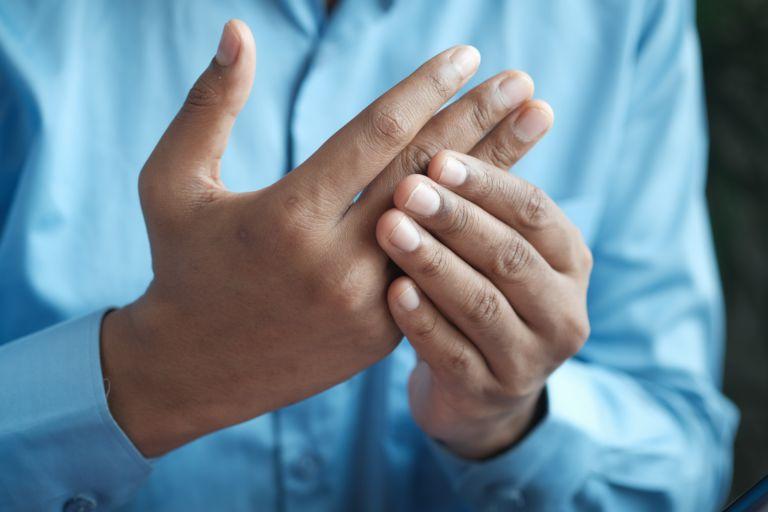 4 Ways to Naturally Relieve Arthritis Pain